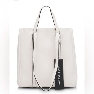 Marc Jacobs
Marc Jacobs Grey Pebbled Leather The Tag Tote
